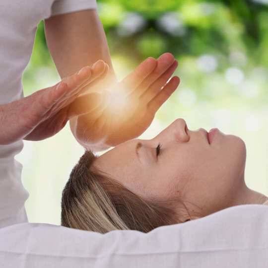 Formação Completa em Terapias Holísticas - Reiki